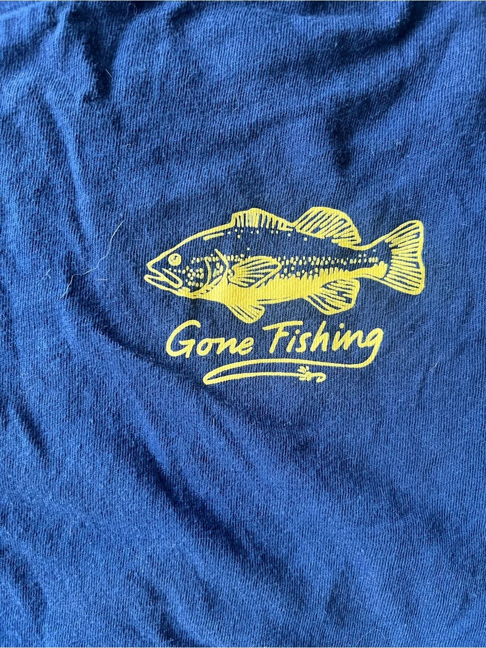 3/$15 ✨ Boy's Old Navy Graphic Fishing T‑Shirt in Navy | XL (14/16)